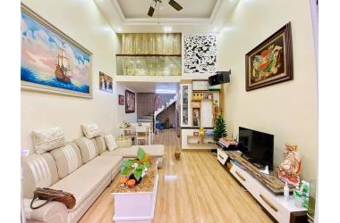 PHÂN LÔ VĂN QUÁN VỈA HÈ GARA Ô TÔ 2 THOÁNG 43M 5T 4.45TỶ